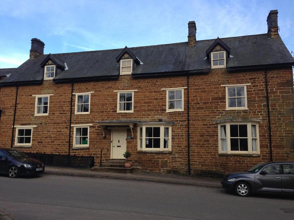Kendal House B&B Towcester Exterior photo